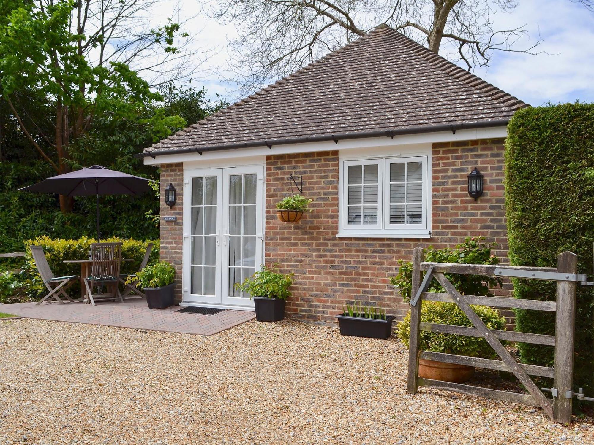 Вилла Petit Knowle Cuckfield Экстерьер фото